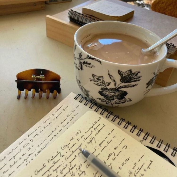 "luna" lifestyle, self-love, writer career + money combo