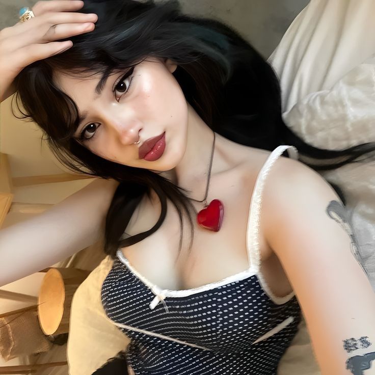 "mia" EVERYTHING life, beauty, feminine body, money, health combo